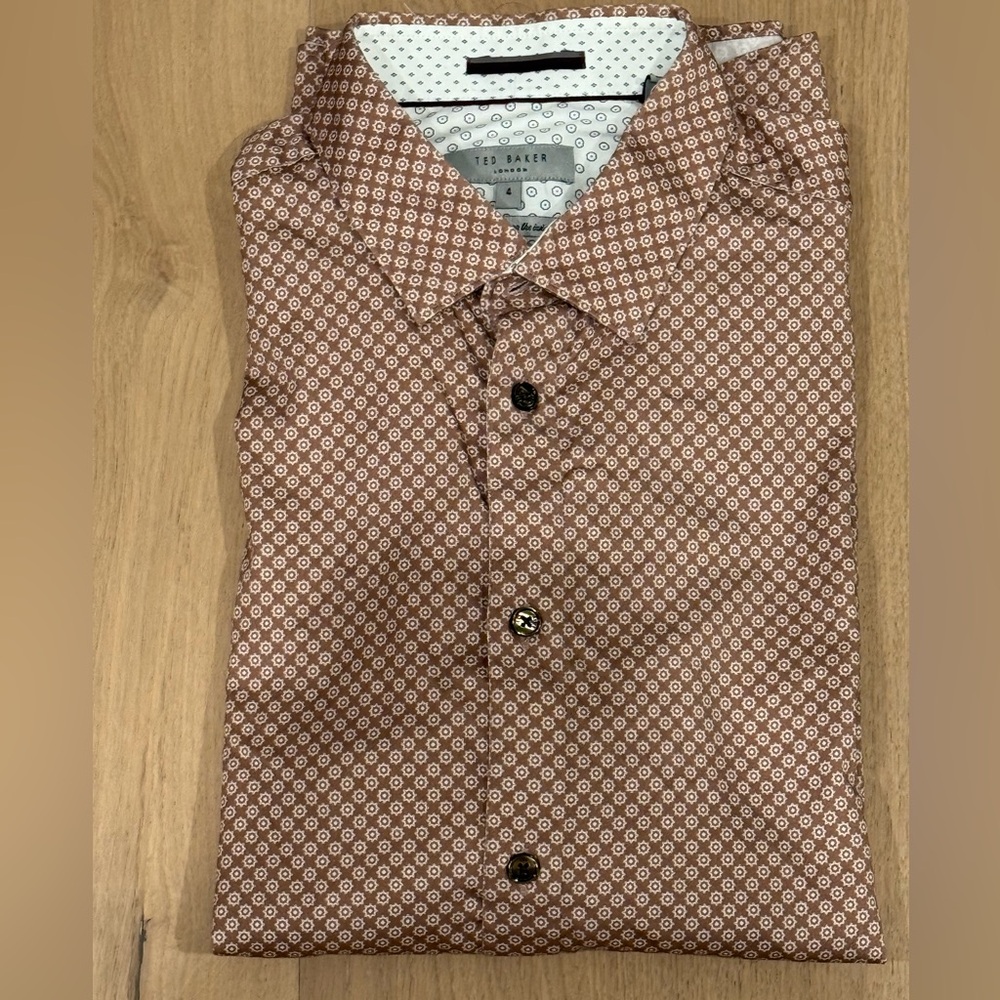 Men's Dizzy Starburst Pattern Shirt